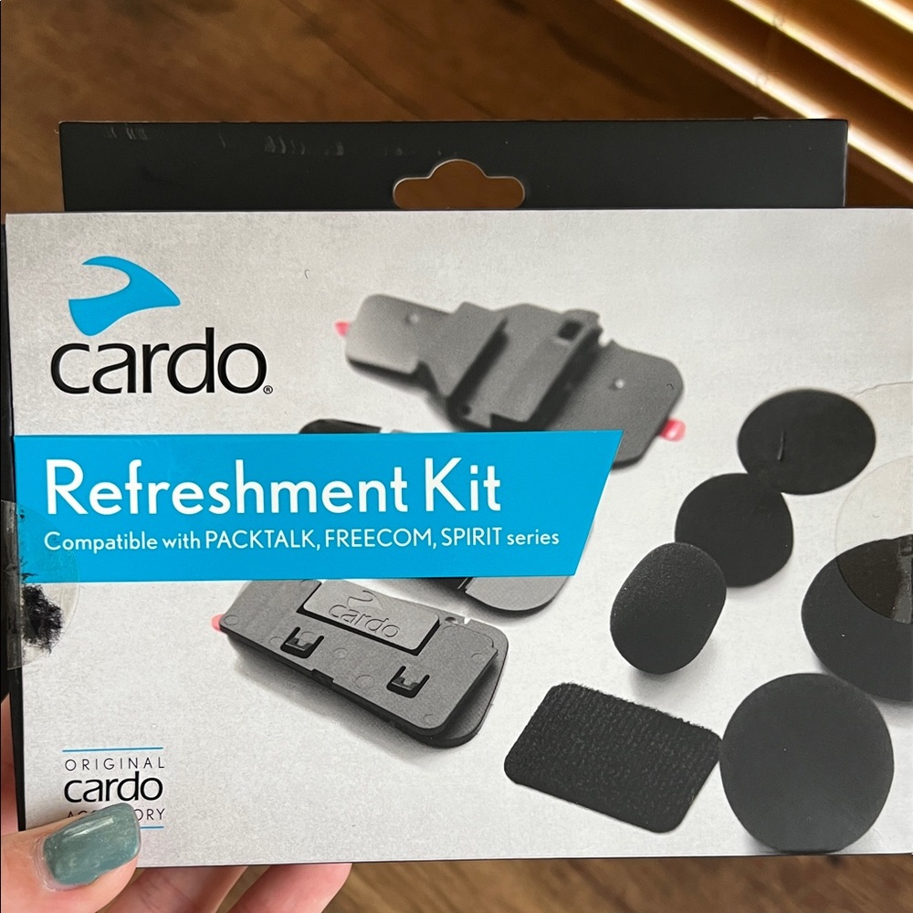Cardo Packtalk Edge Device and Refreshment Kit - Picture 4 of 5